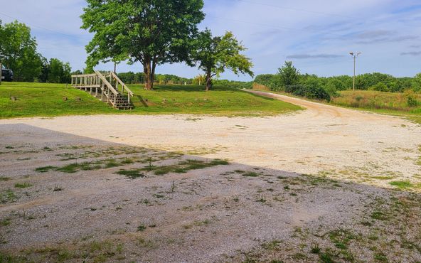 18221 Salem Trl, Kirksville, MO 63501